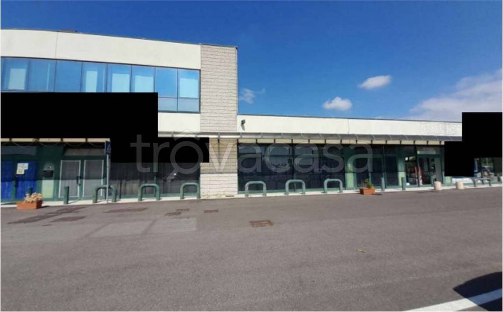 negozio in vendita ad Occhiobello