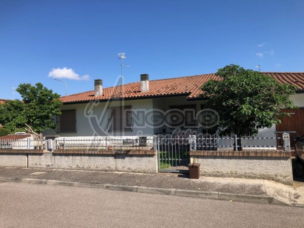 casa indipendente in vendita ad Occhiobello