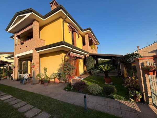 casa indipendente in vendita ad Occhiobello