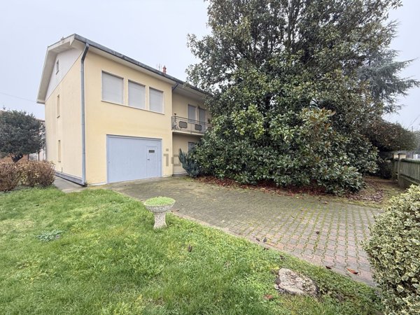 casa indipendente in vendita ad Occhiobello in zona Santa Maria Maddalena