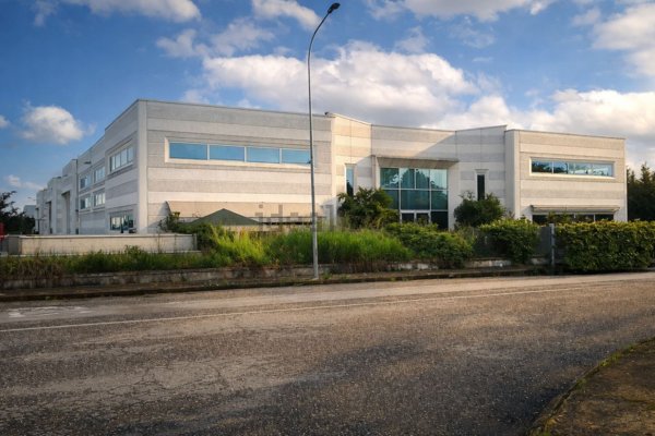 capannone in vendita ad Occhiobello