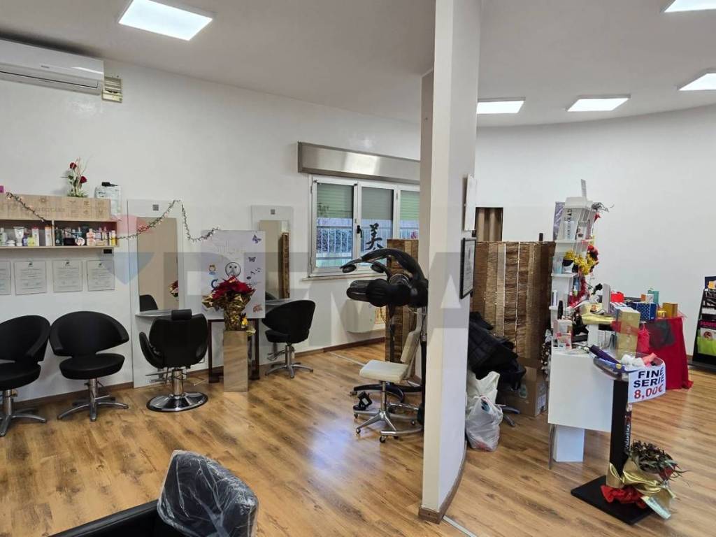 negozio in vendita ad Occhiobello