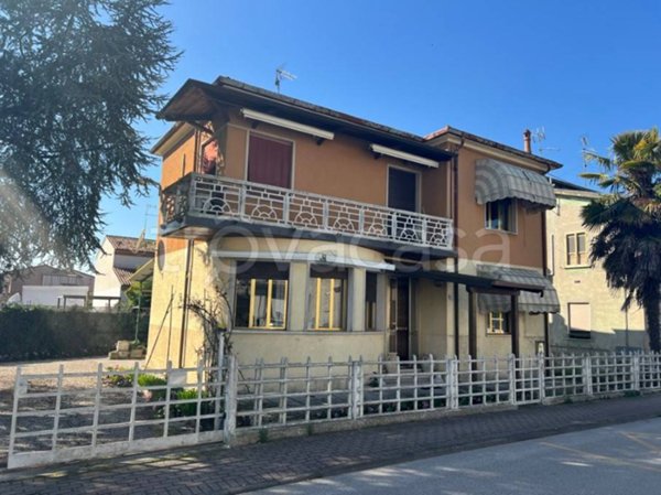 casa indipendente in vendita ad Occhiobello