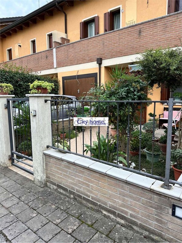 casa indipendente in vendita ad Occhiobello