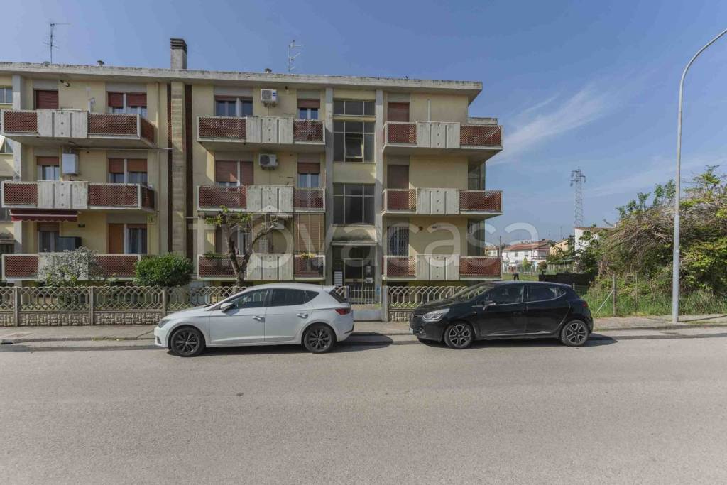 appartamento in vendita ad Occhiobello in zona Santa Maria Maddalena