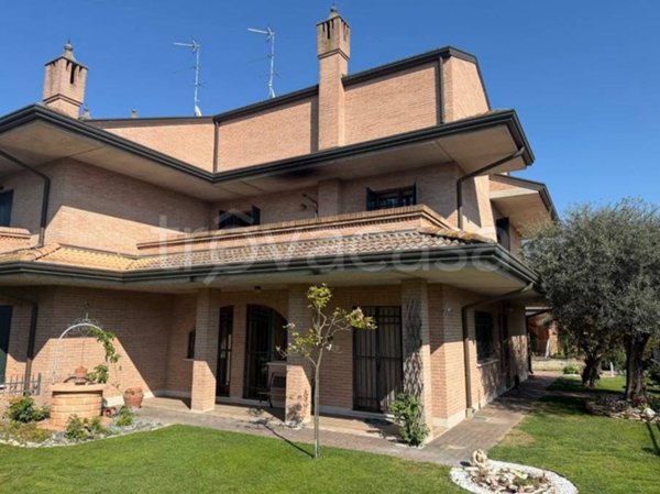 casa indipendente in vendita ad Occhiobello in zona Santa Maria Maddalena