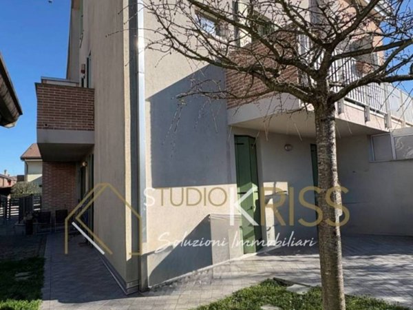 casa indipendente in vendita ad Occhiobello in zona Santa Maria Maddalena