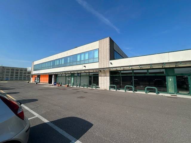 locale commerciale in vendita ad Occhiobello