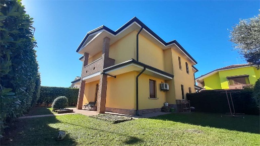 casa indipendente in vendita ad Occhiobello in zona Santa Maria Maddalena