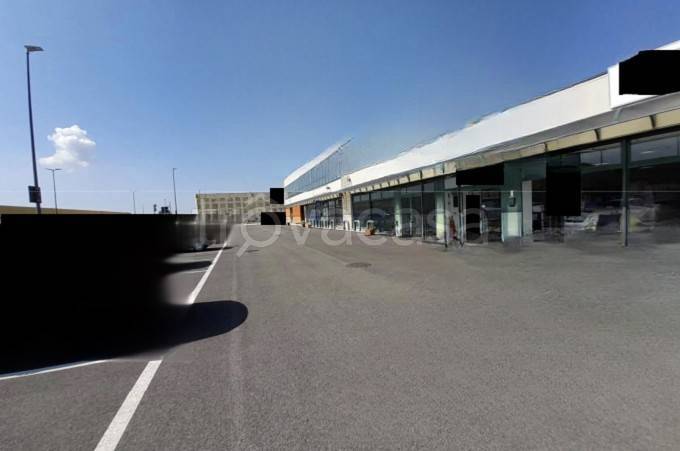 negozio in vendita ad Occhiobello in zona Santa Maria Maddalena