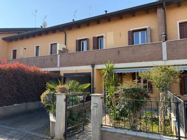 casa indipendente in vendita ad Occhiobello