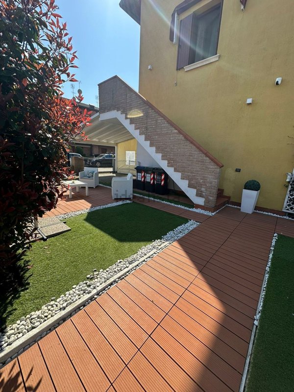casa indipendente in vendita ad Occhiobello in zona Santa Maria Maddalena