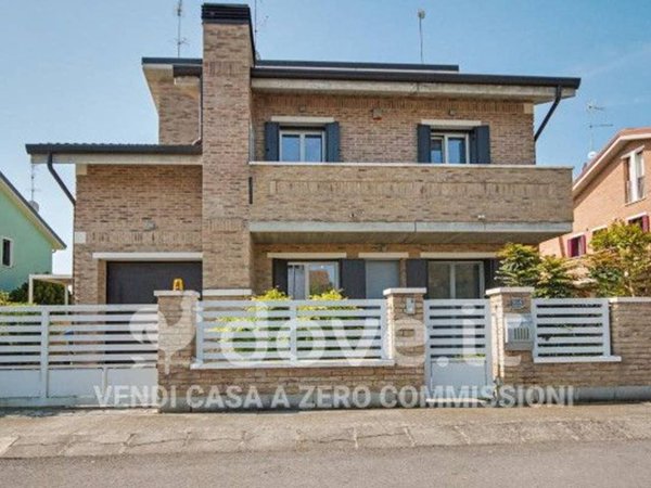casa indipendente in vendita ad Occhiobello in zona Santa Maria Maddalena