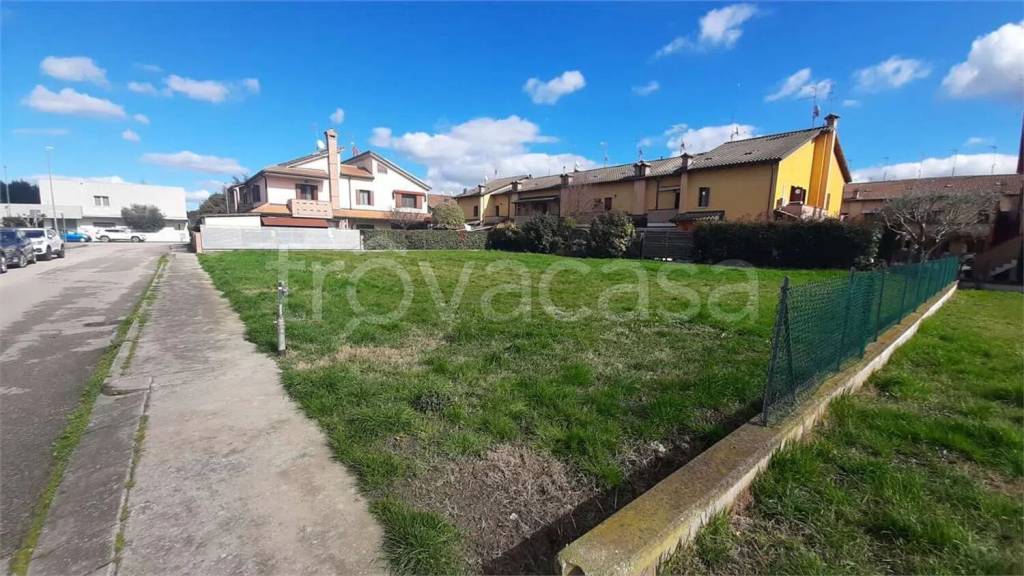 bifamiliare in vendita ad Occhiobello