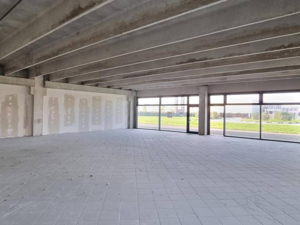 negozio in vendita ad Occhiobello