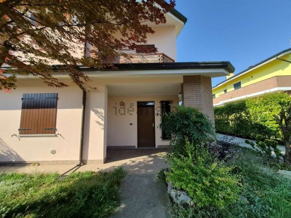 casa indipendente in vendita ad Occhiobello