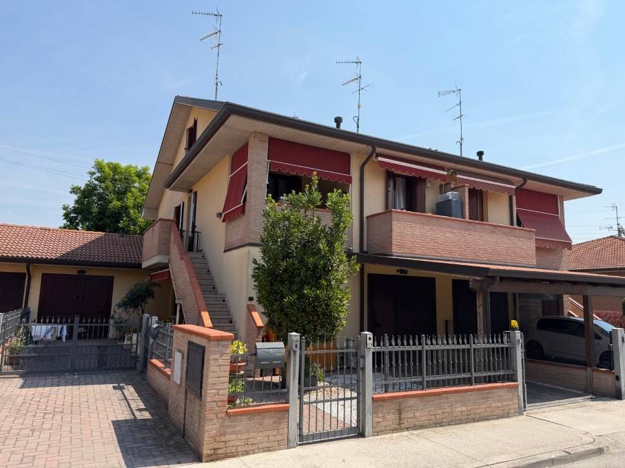 appartamento in vendita ad Occhiobello in zona Santa Maria Maddalena