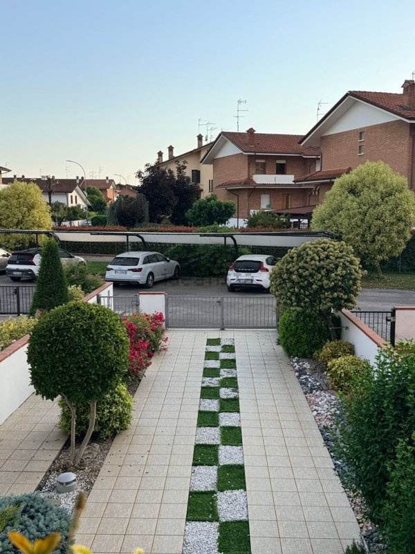 casa indipendente in vendita ad Occhiobello in zona Santa Maria Maddalena