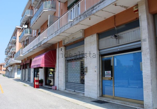 negozio in vendita ad Occhiobello in zona Santa Maria Maddalena