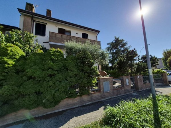 casa indipendente in vendita ad Occhiobello in zona Santa Maria Maddalena