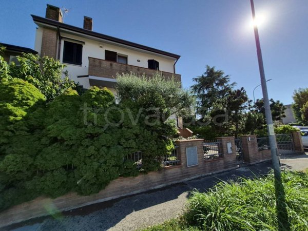 casa indipendente in vendita ad Occhiobello in zona Santa Maria Maddalena