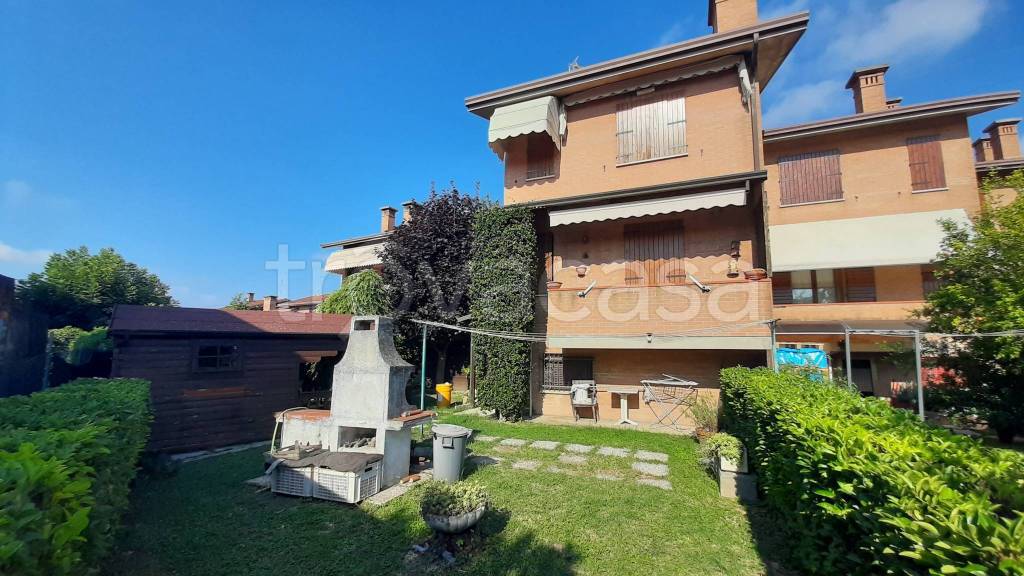 casa indipendente in vendita ad Occhiobello in zona Santa Maria Maddalena