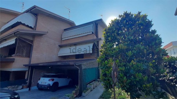 casa indipendente in vendita ad Occhiobello in zona Santa Maria Maddalena