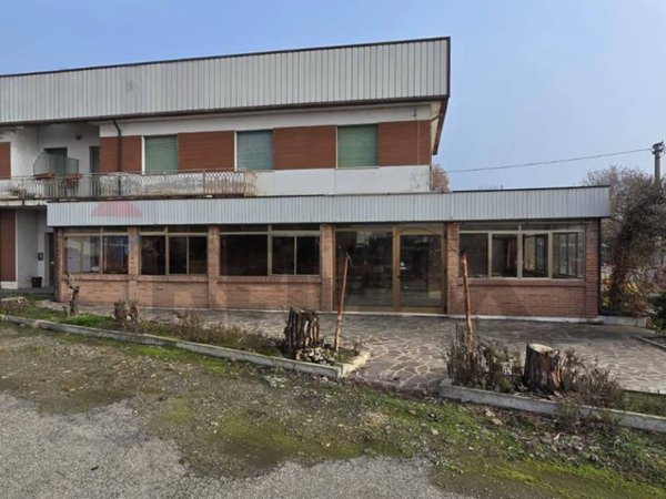 locale commerciale in vendita ad Occhiobello