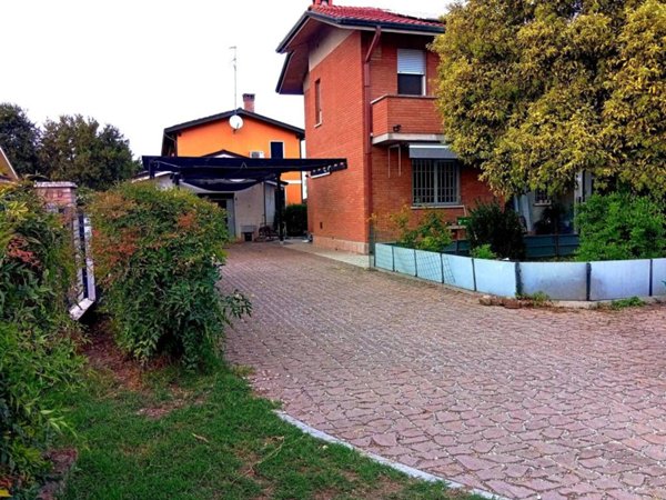 casa indipendente in vendita ad Occhiobello in zona Santa Maria Maddalena