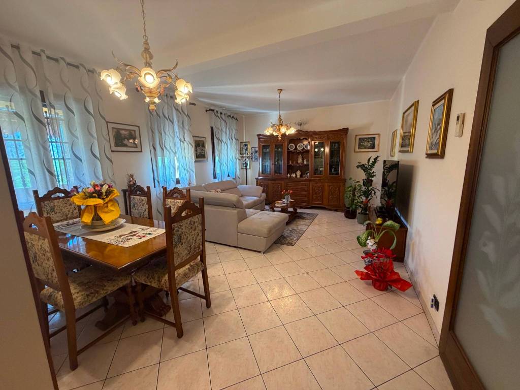 casa indipendente in vendita ad Occhiobello in zona Gurzone