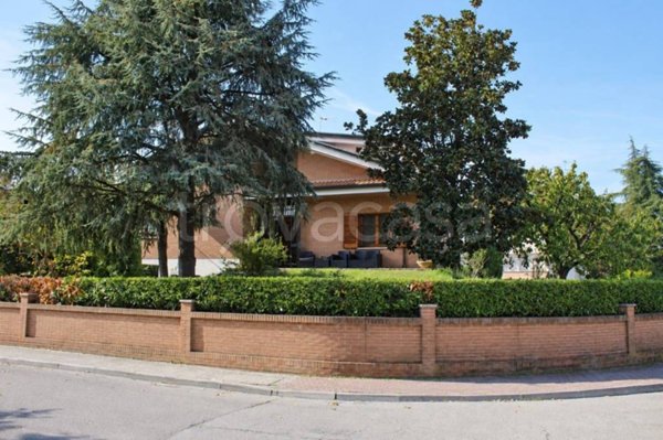 casa indipendente in vendita ad Occhiobello in zona Santa Maria Maddalena