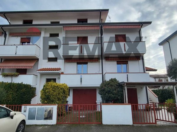 appartamento in vendita ad Occhiobello in zona Santa Maria Maddalena