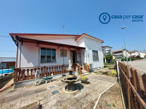 casa indipendente in vendita a Papozze