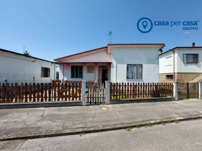 casa indipendente in vendita a Papozze