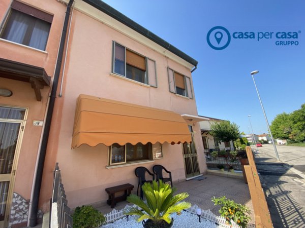 casa indipendente in vendita a Papozze