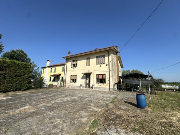 casa indipendente in vendita a Papozze in zona Peschiera