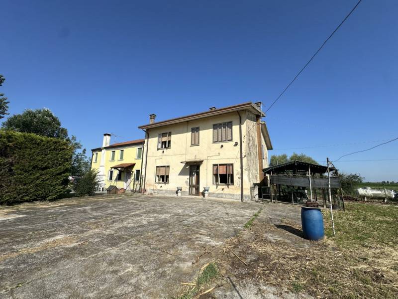 casa indipendente in vendita a Papozze in zona Peschiera