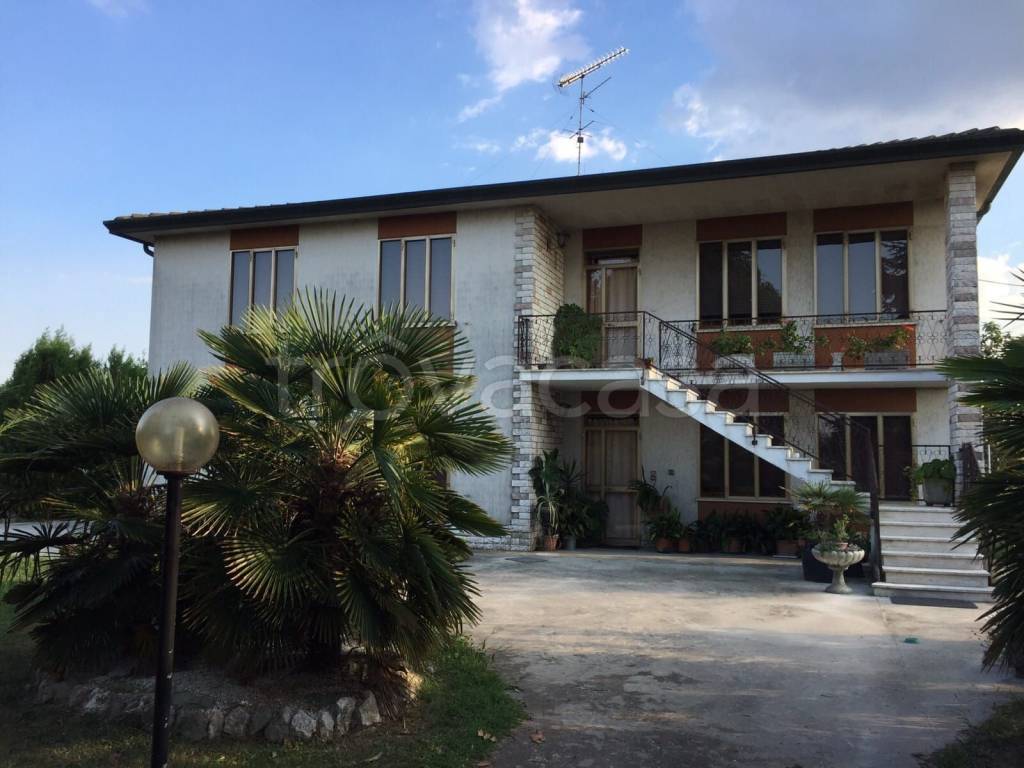 casa indipendente in vendita a Papozze
