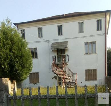intera palazzina in vendita a Papozze