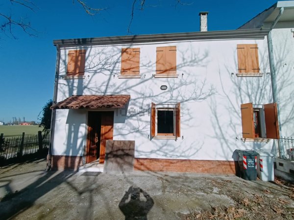 casa indipendente in vendita a Papozze