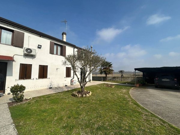 casa indipendente in vendita a Papozze