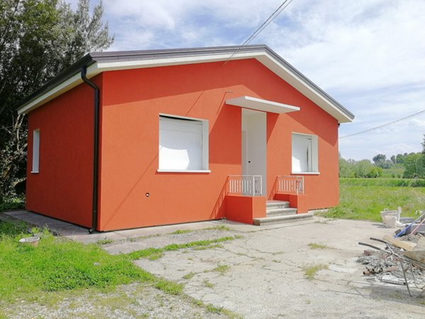 casa indipendente in vendita a Papozze in zona Rotta