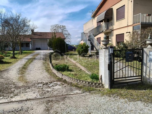 casa indipendente in vendita a Pettorazza Grimani in zona Papafava