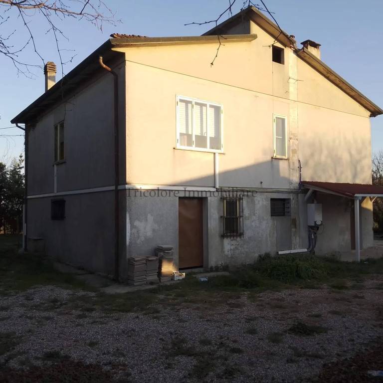 casa indipendente in vendita a Pincara in zona Roncala