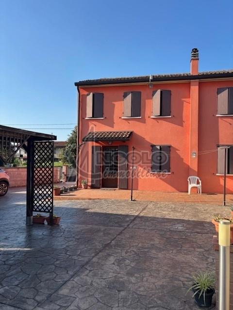 casa indipendente in vendita a Pincara