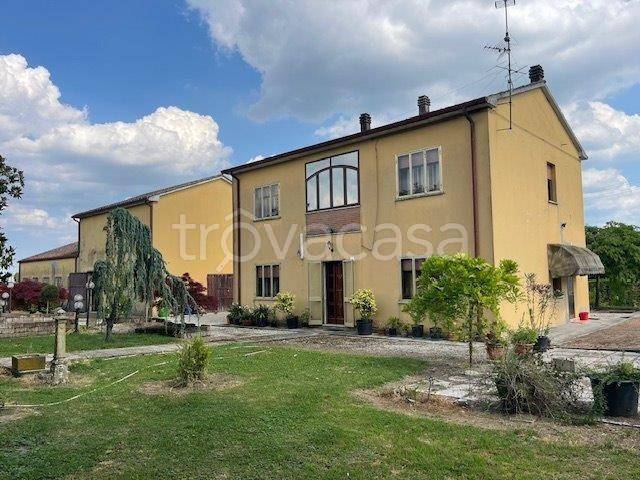 casa indipendente in vendita a Pincara