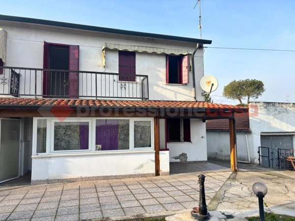 casa indipendente in vendita a Pincara in zona Gambaro