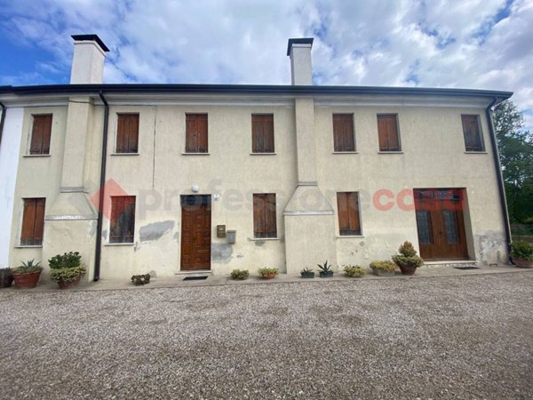 casa indipendente in vendita a Pincara