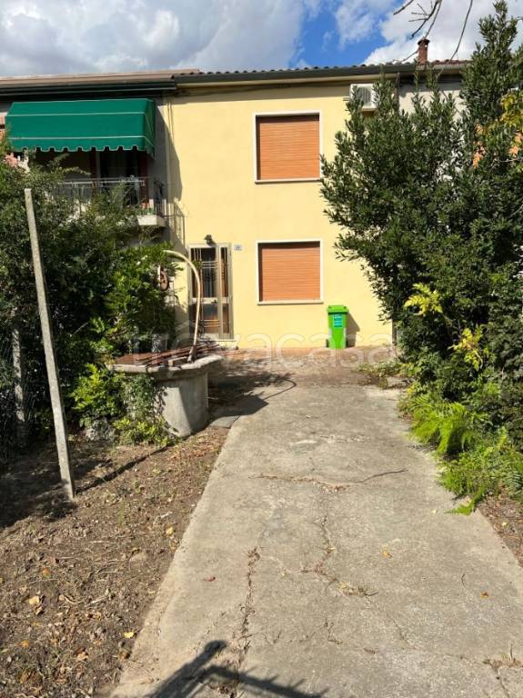 casa indipendente in vendita a Pincara in zona Paolino