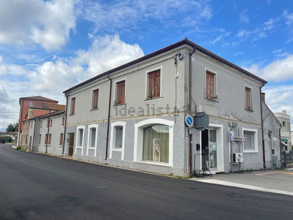 casa indipendente in vendita a Pincara in zona Paolino